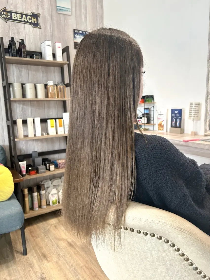 カラー ベージュカラー ミルクティーベージュ ヘアカラー 水口 琴絵のヘアスタイル