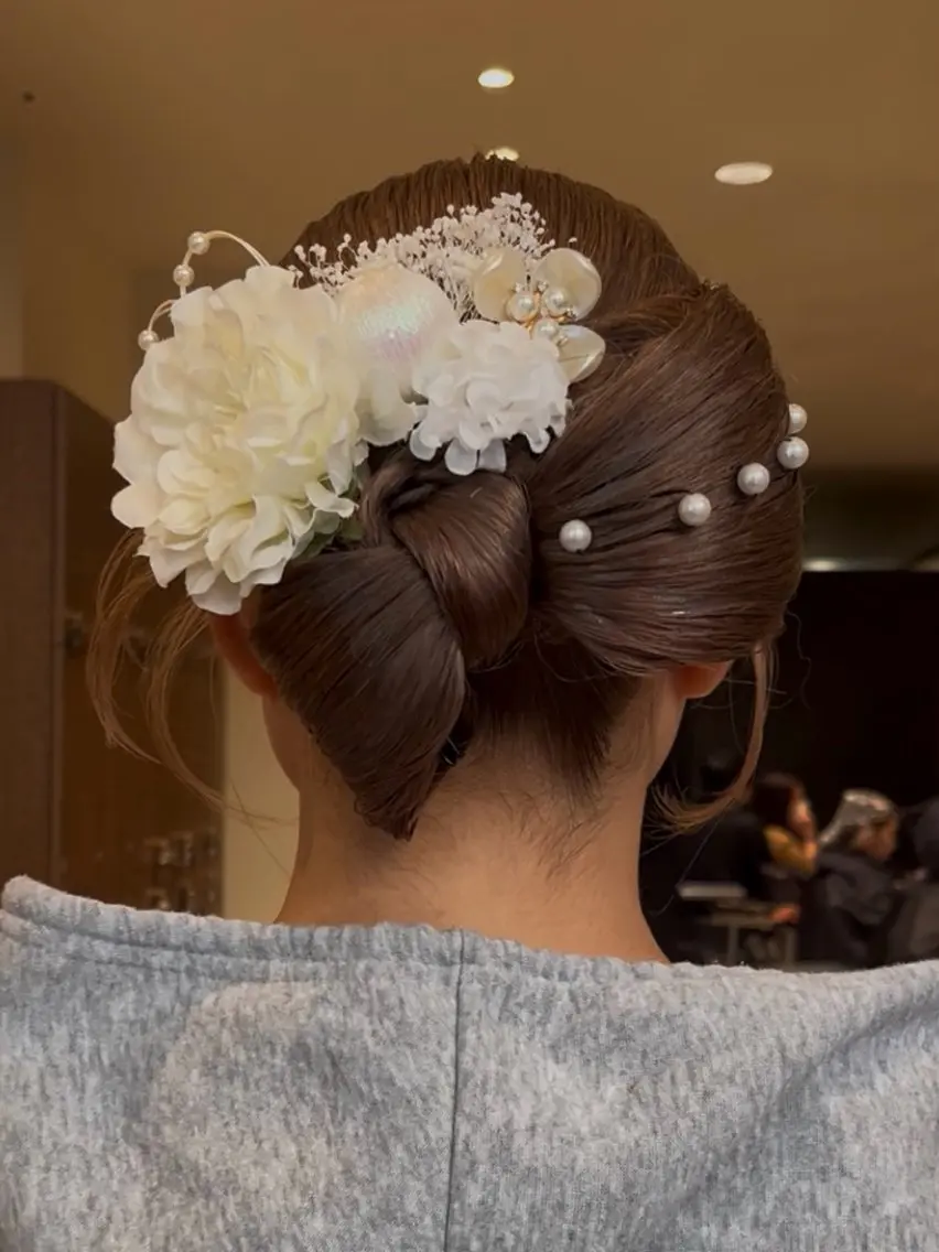 ロング ヘアアレンジ ルナ｜大人レイヤー /上品/透明感カラーのヘアスタイル
