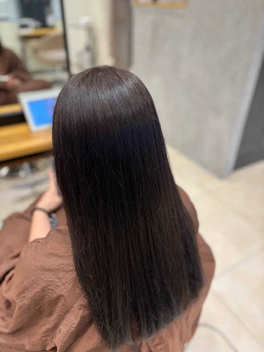 カラー 黒髪 川口 采佳のヘアスタイル