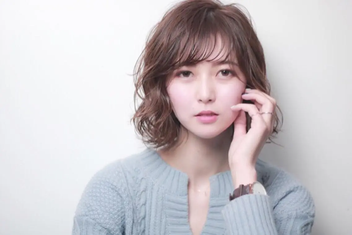 ショート ボブ 外ハネヘア カット ヘアカラー パーマ ✂︎ショートの匠✂︎ 坂巻 慶輔のヘアスタイル