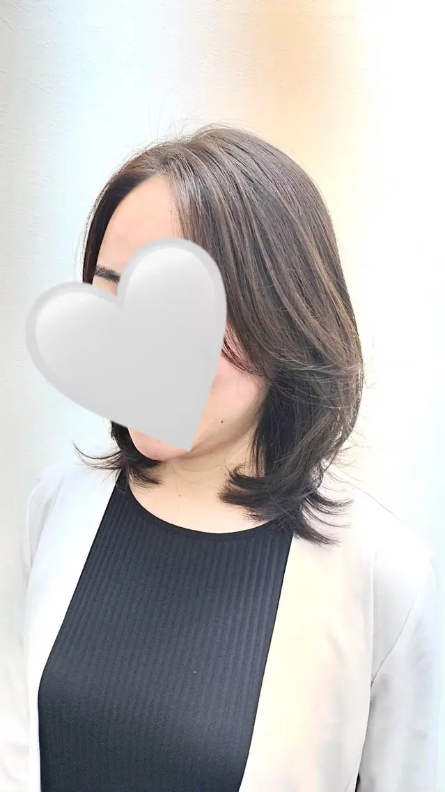 ミディアム くびれヘア くびれレイヤー レイヤーカット 外ハネヘア カット Dream30 miyuのヘアスタイル