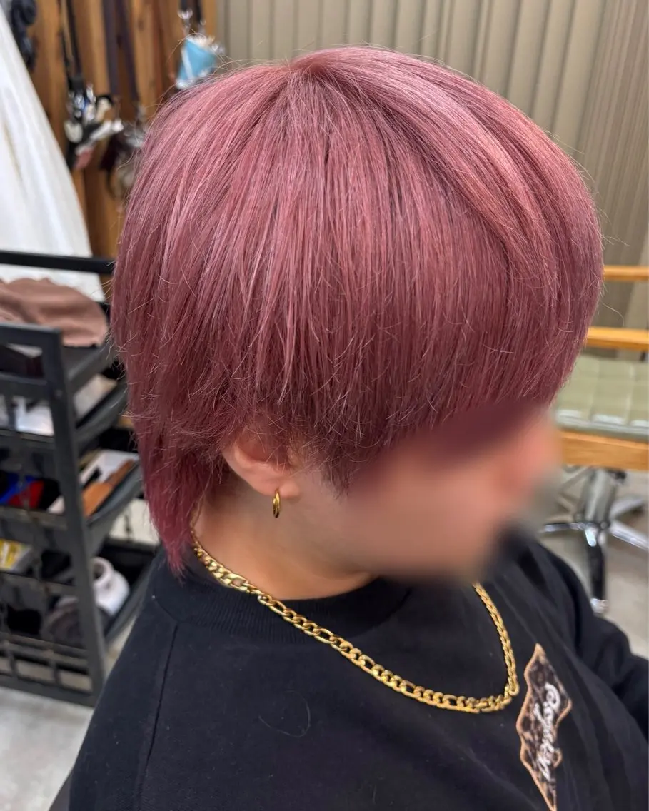 カラー メンズ メンズブリーチ ブリーチ 抜きっぱなしブロンド ピンクカラー カット ヘアカラー 八木橋 朋香のヘアスタイル