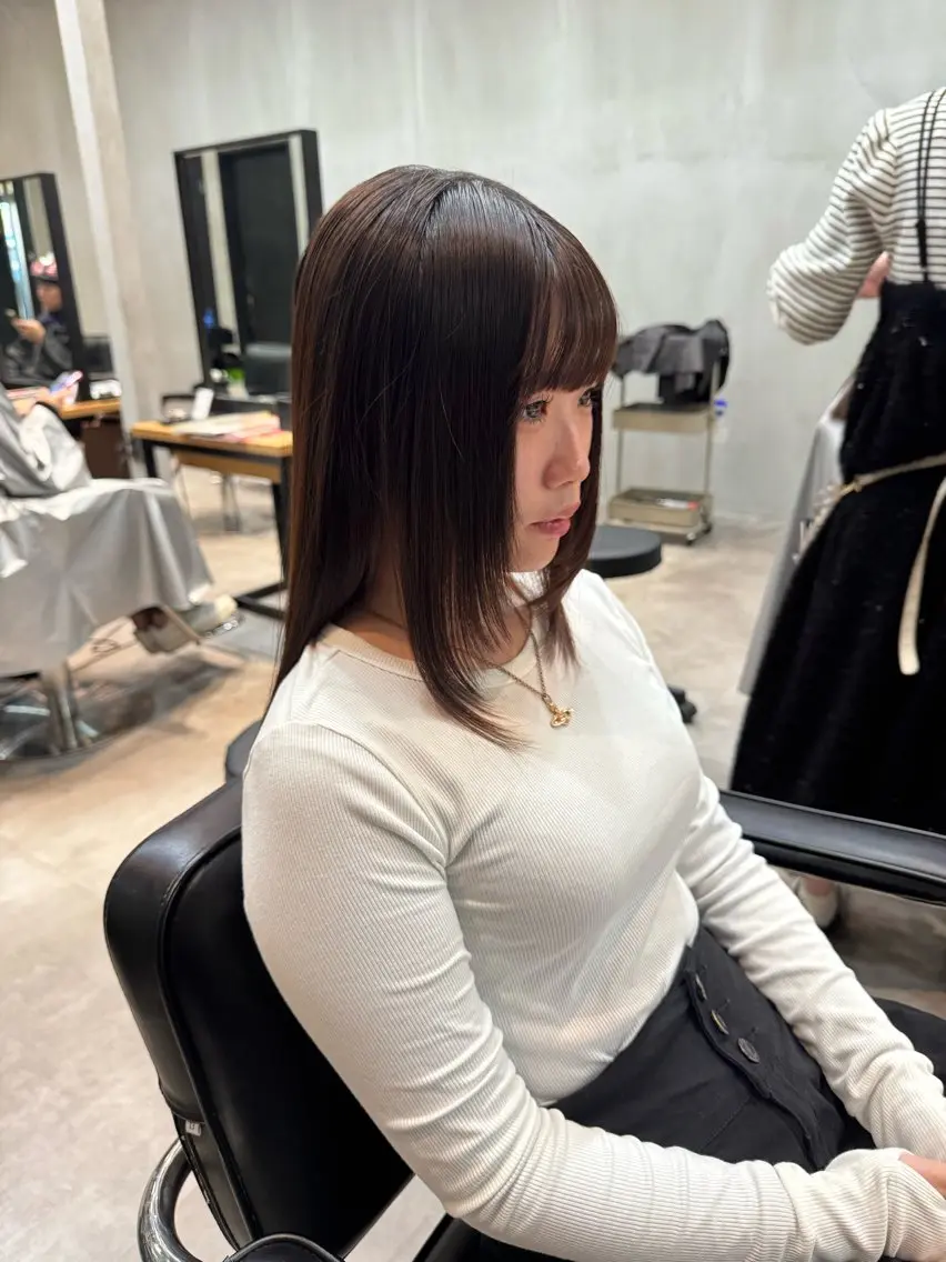 セミロング 顔まわりレイヤー 顔周りカット レイヤーカット 赤羽根 周のヘアスタイル