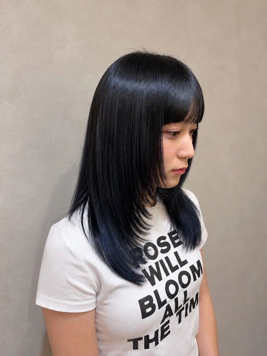 ミディアム カット ヘアカラー トリートメント 西山 琴音のヘアスタイル
