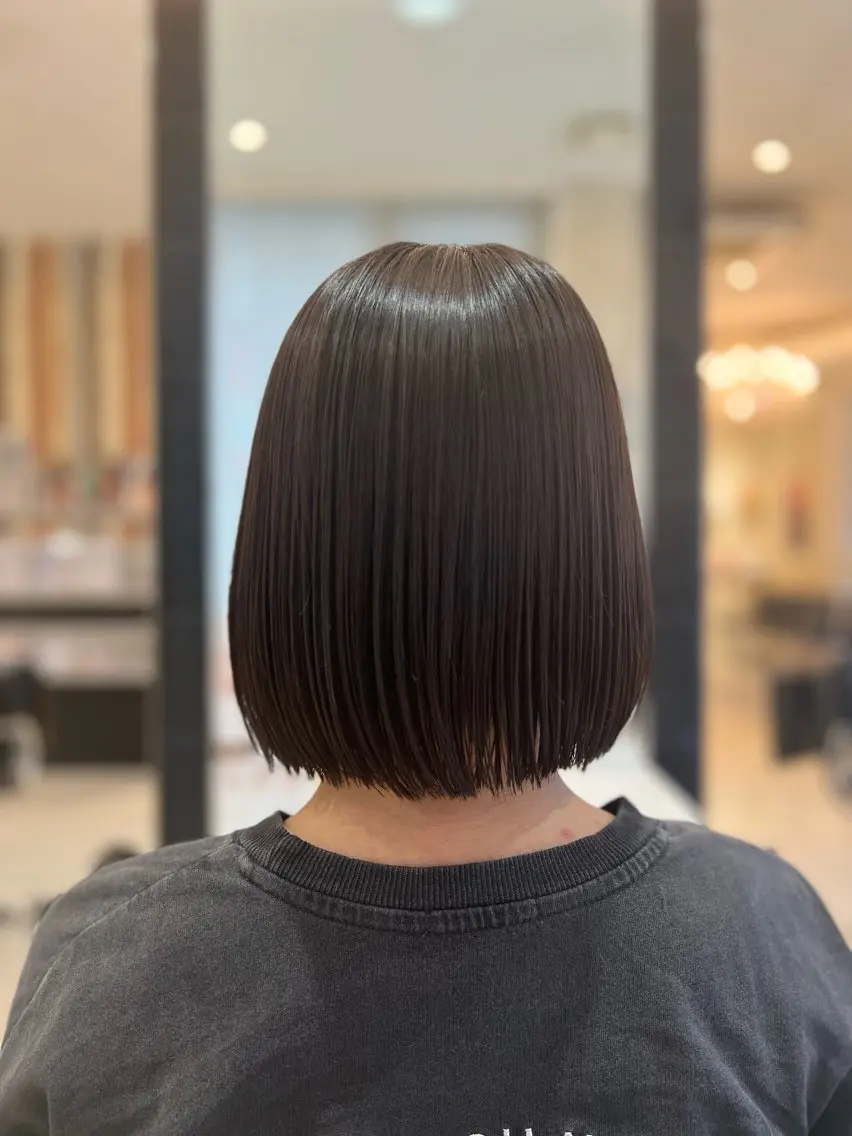 ミディアム ボブ QUATRO ほたかのヘアスタイル