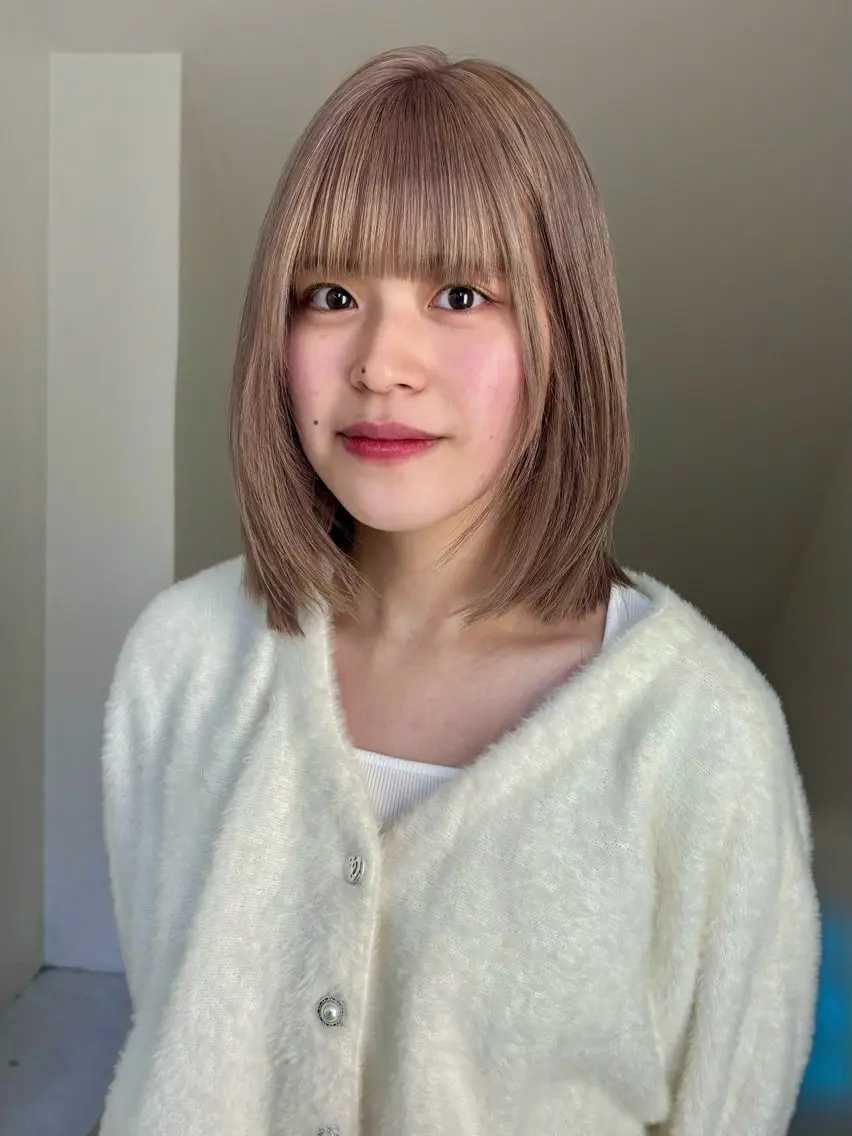 ミディアム ヘアカラー ハイトーン/レイヤー nail 百咲💌のヘアスタイル