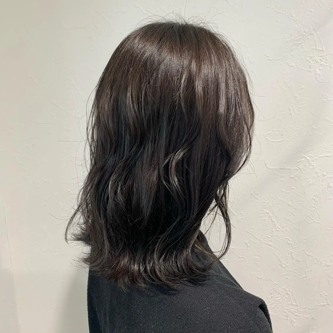 セミロング カラー shiho .のヘアスタイル