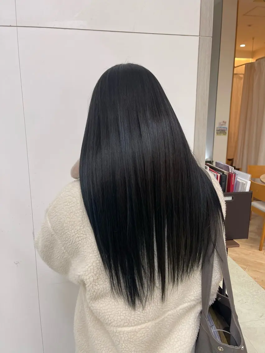 ロング カラー 黒髪 ブルーカラー ブルーブラック WILL 藤原 佳奈 /髪質改善/美髪矯正のヘアスタイル