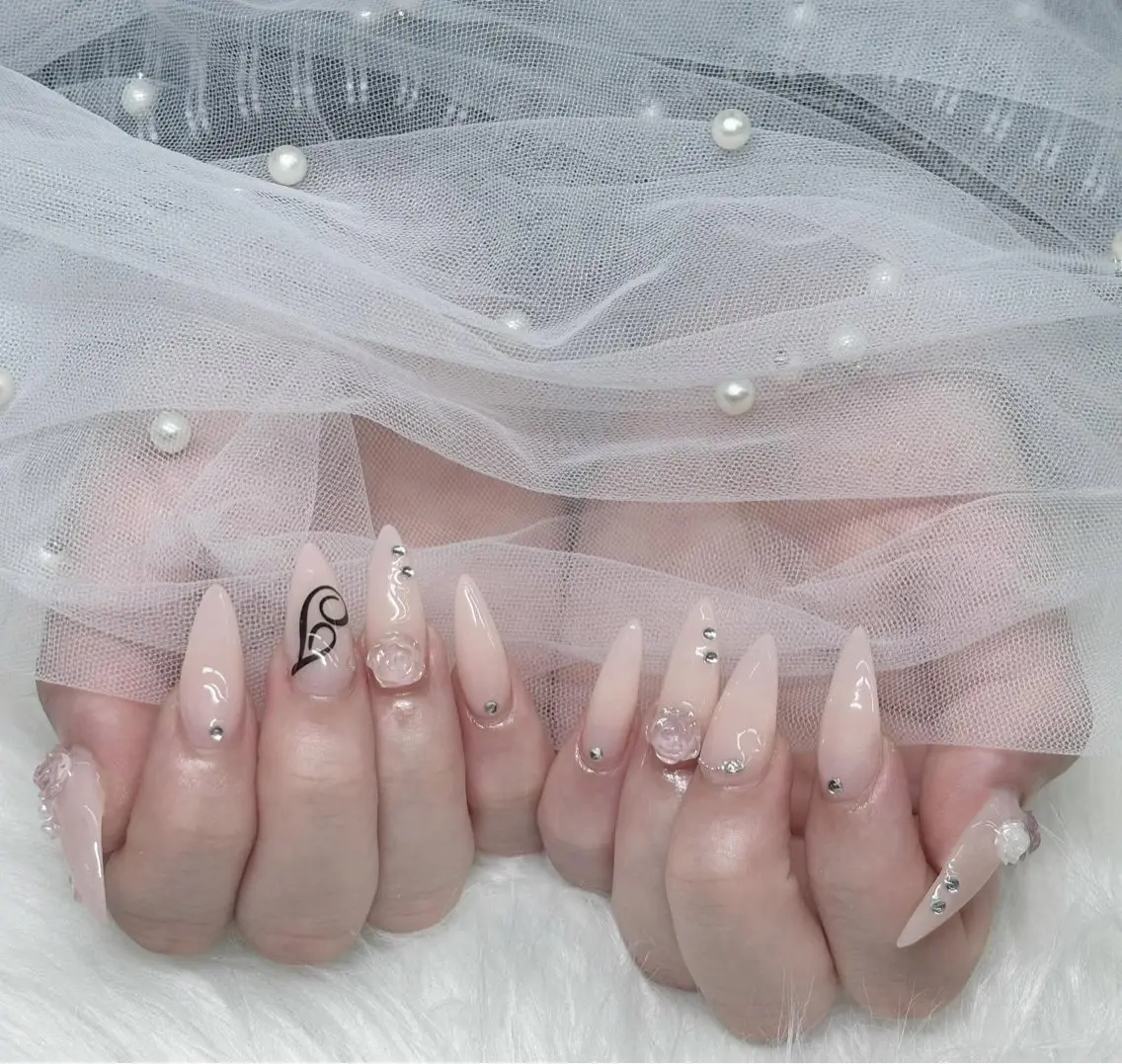 ネイル 韓国ネイル マグネットネイル 持ち込み Dyo Nail_Royalのネイルデザイン