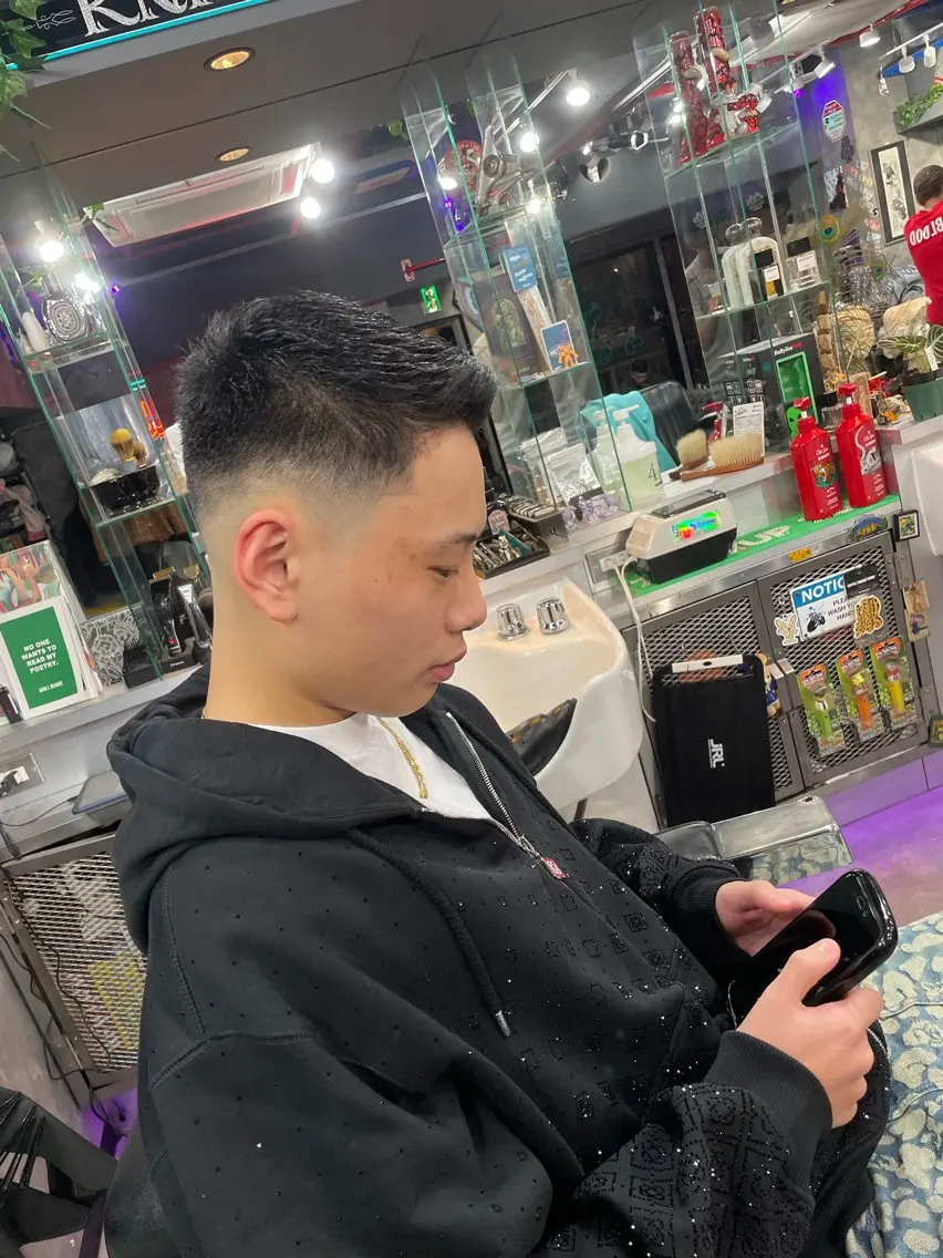 メンズ フェードカット 新宿BARBER _TETSUROのヘアスタイル