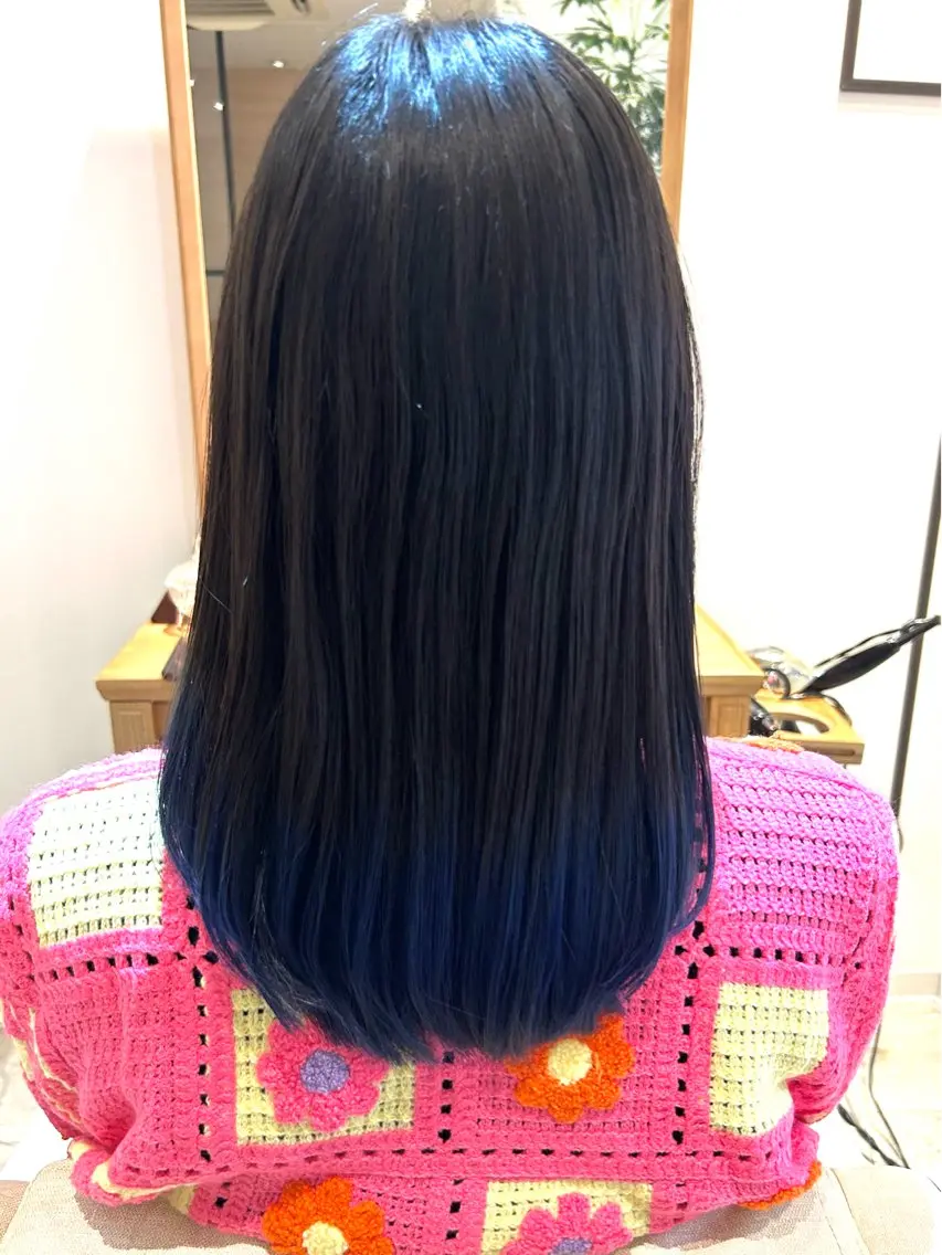 セミロング カラー ブリーチ ネイビーカラー 大人の似合わせカット 髪質改善 ASUKAのヘアスタイル