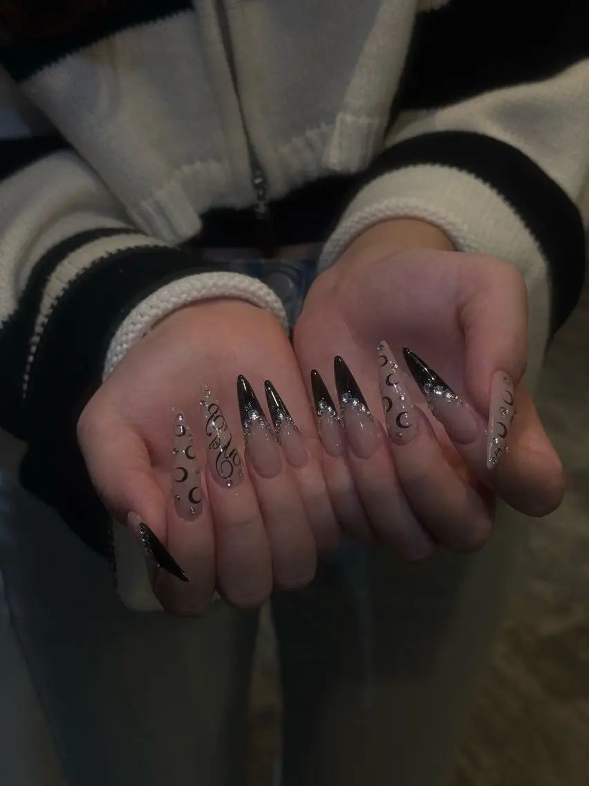 ネイル フレンチネイル ハンドネイル kazane 💅🏾💋のネイルデザイン