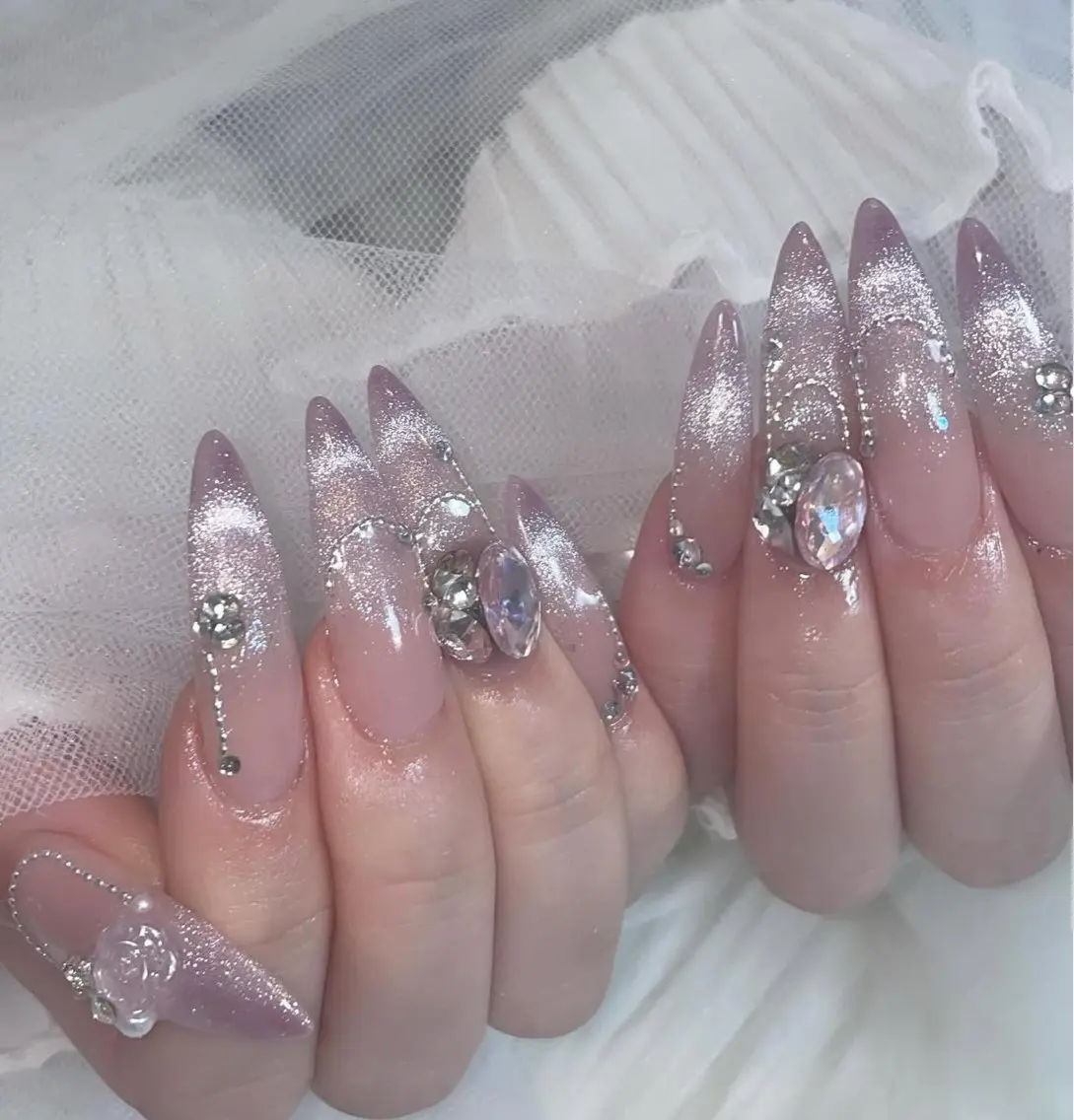 ネイル アニマル柄 ボルドー ブラウン チークネイル フレンチネイル ハンドネイル Rin Nail 新大久保店のネイルデザイン