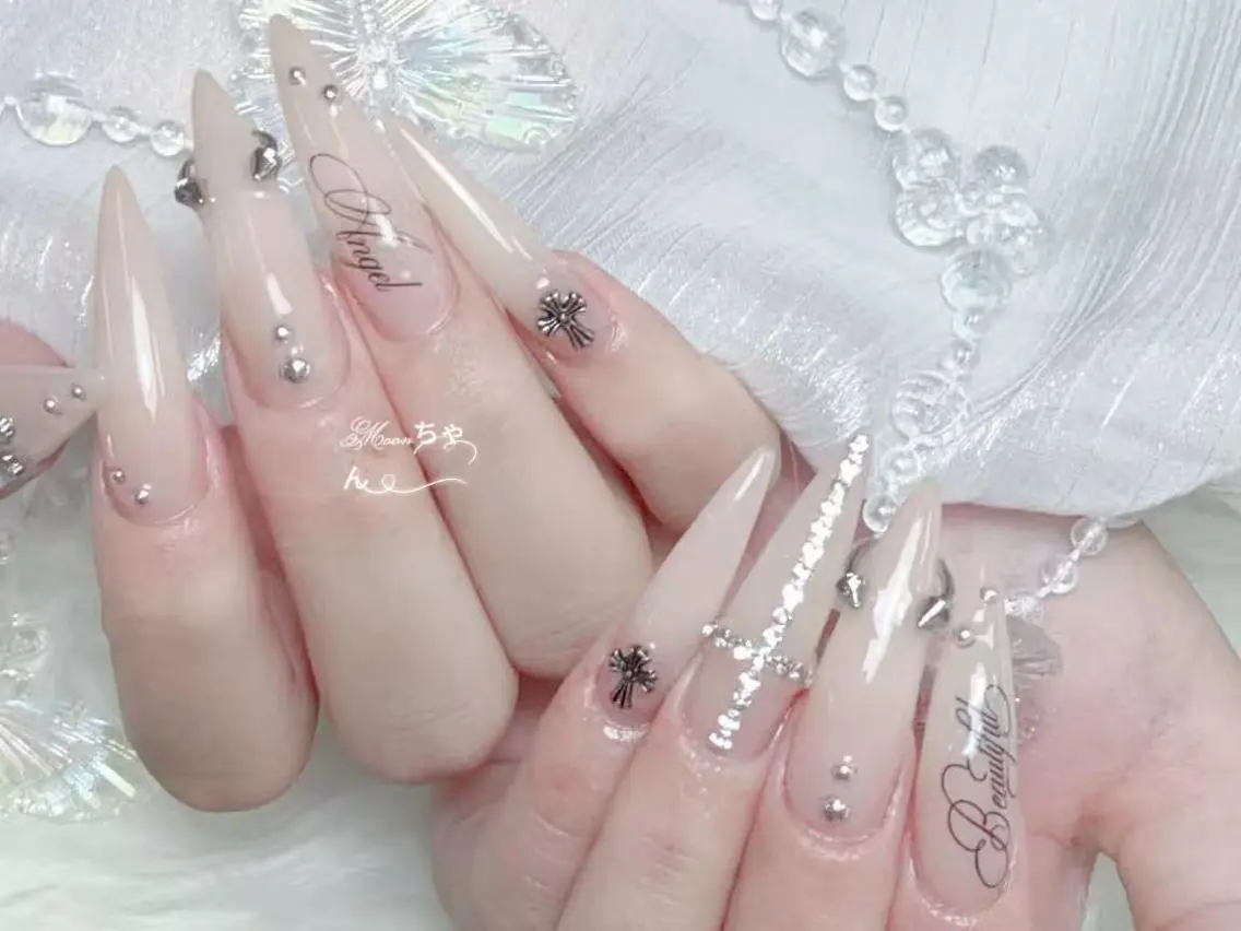 ネイル 長さ出し キラキラネイル 韓国ネイル ロングネイル マグネットネイル ハンドネイル ハンドケア KTNail 🎀 長さ出し専門店のネイルデザイン