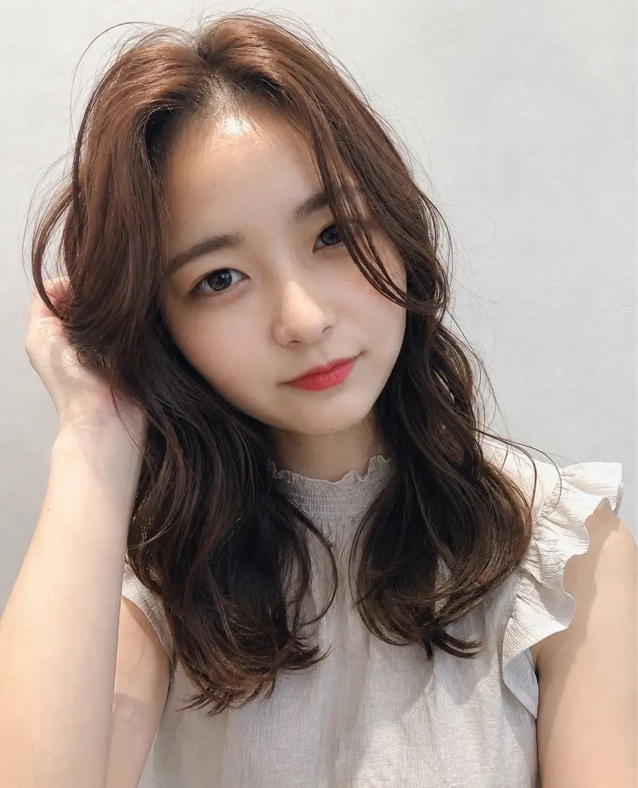 ロング カラー ヘアカラー 韓国×艶ハイトーンが かわいい✨️リオ🍒のヘアスタイル
