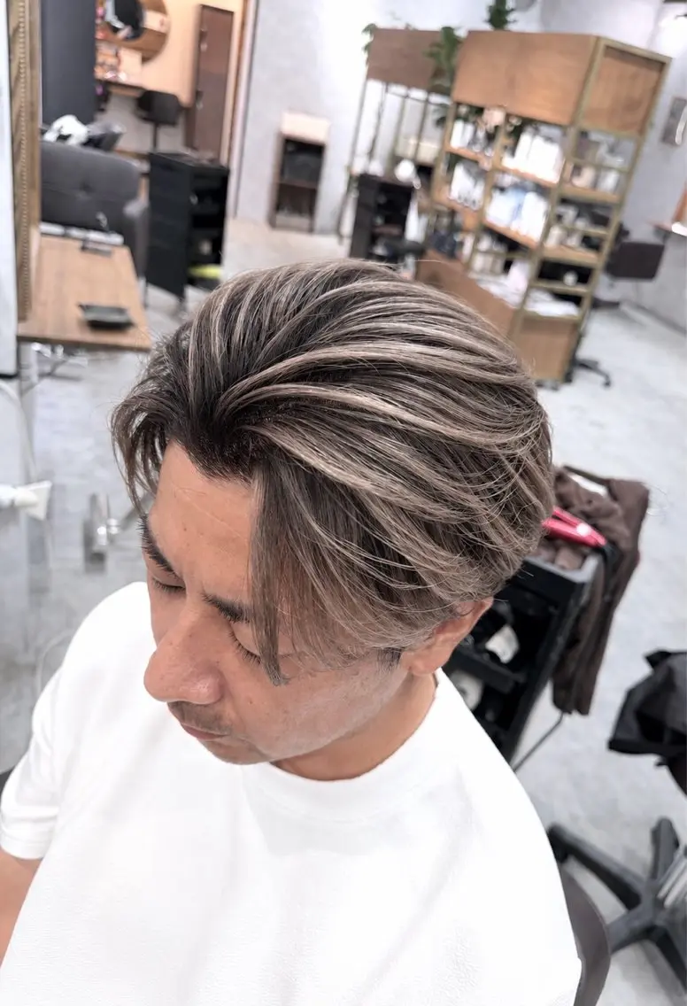 カラー メンズ メンズバレイヤージュ メンズブリーチ バレイヤージュ ブリーチ ヘアカラー C'LD Hair トモヤのヘアスタイル