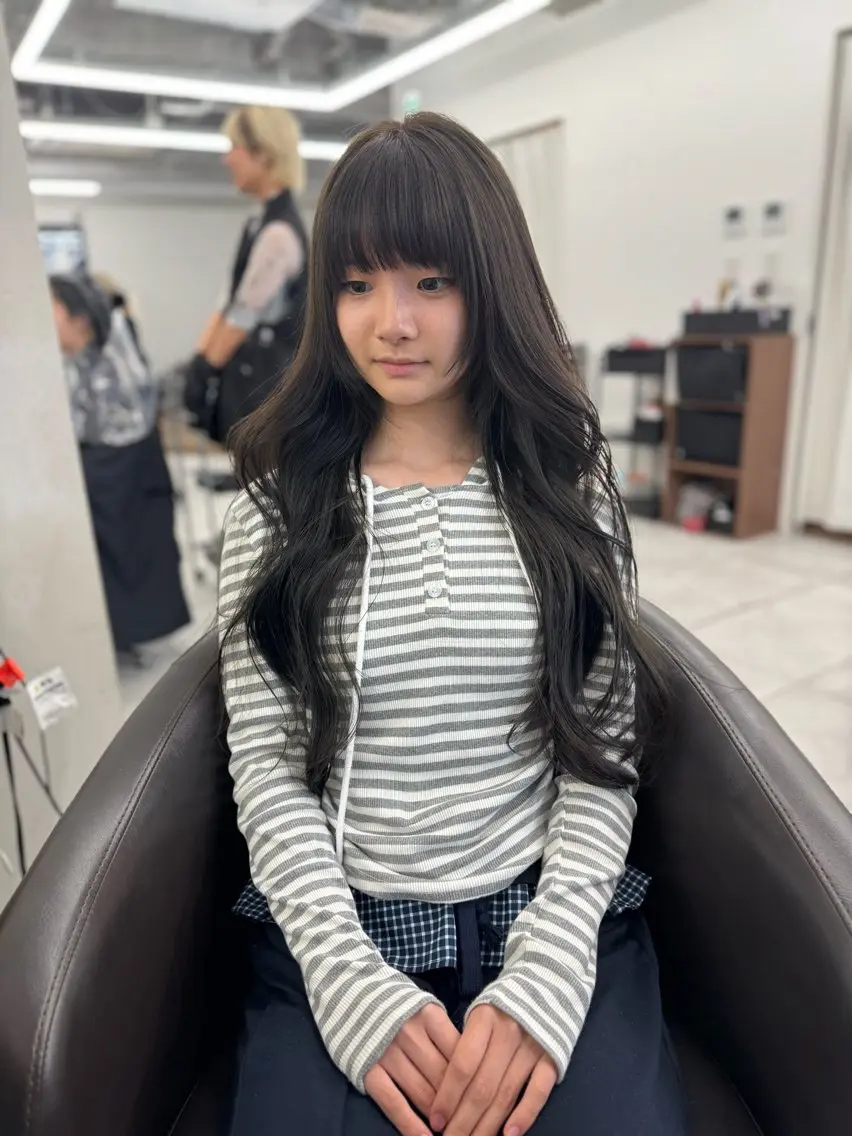 ロング カラー ヘアカラー トリートメント 赤み消し韓国ヘア レイヤー縮毛🤍渡邉のヘアスタイル