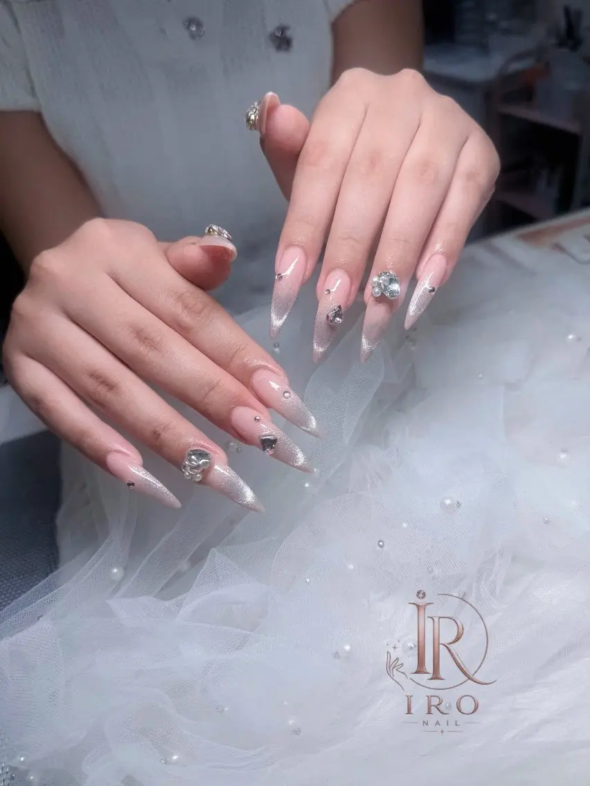 ネイル ハンドネイル IRO Nail Studioのネイルデザイン