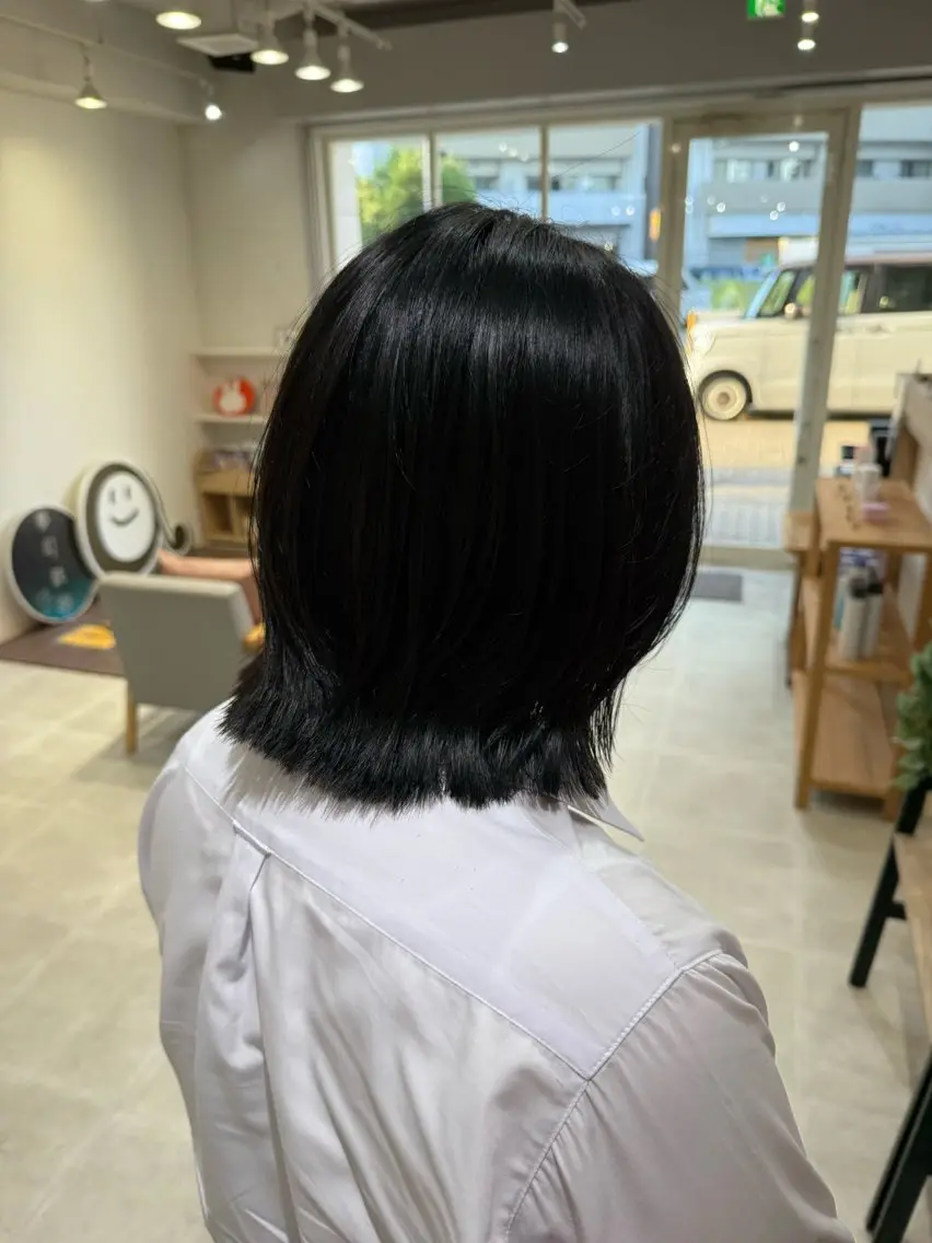 ミディアム 島 歩那のヘアスタイル