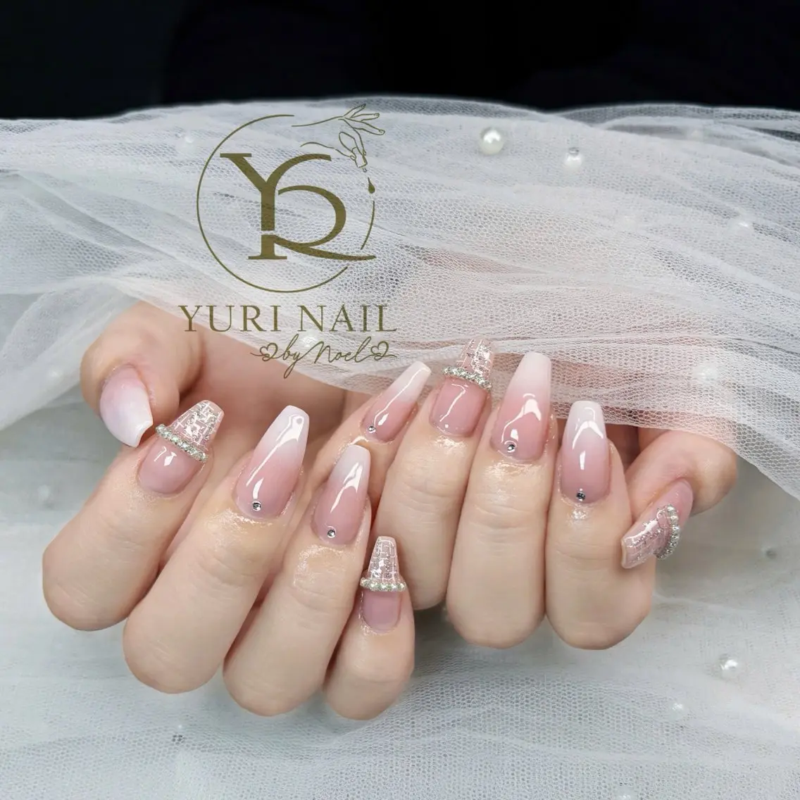 ネイル チークネイル フットネイル グラデーション 韓国ネイル 持ち込み ハンドネイル フットネイル ハンドケア YURI Nail NARITAのネイルデザイン