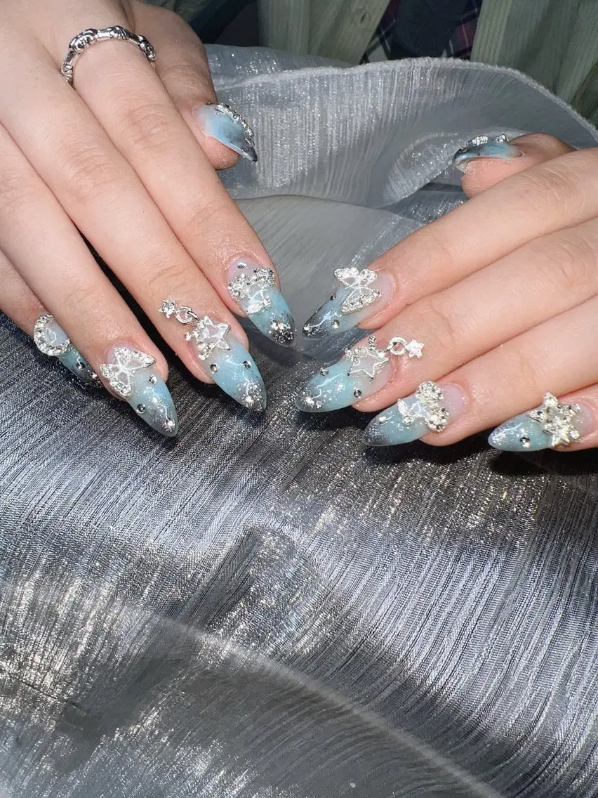 ネイル オーロラネイル チークネイル 長さ出し フットネイル フレンチネイル ハンドネイル Lee Nailsのネイルデザイン