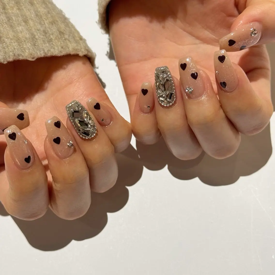ネイル フラッシュネイル キラキラネイル マグネットネイル ハンドネイル aneu. -アヌ- 💅🫧reinaのネイルデザイン