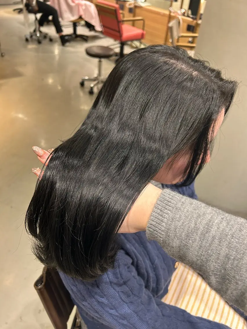 ロング カラー 黒髪 ブルーカラー ブルーブラック ヘアカラー トリートメント Hotaru/梅田 /茶屋町のヘアスタイル