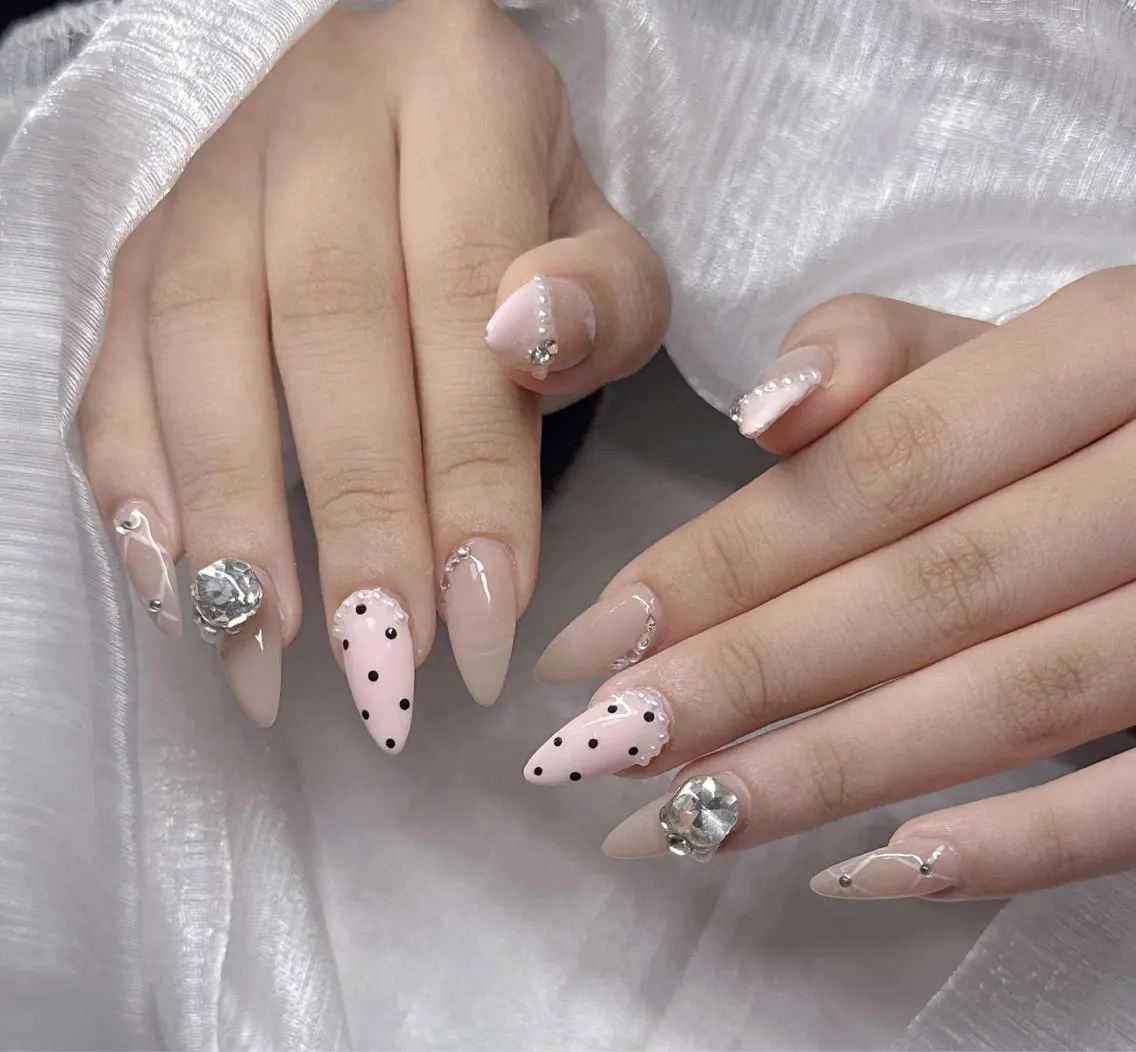 ネイル 長さ出し グラデーション 卒業式 キラキラネイル マグネットネイル ハンドネイル Lee Nailsのネイルデザイン