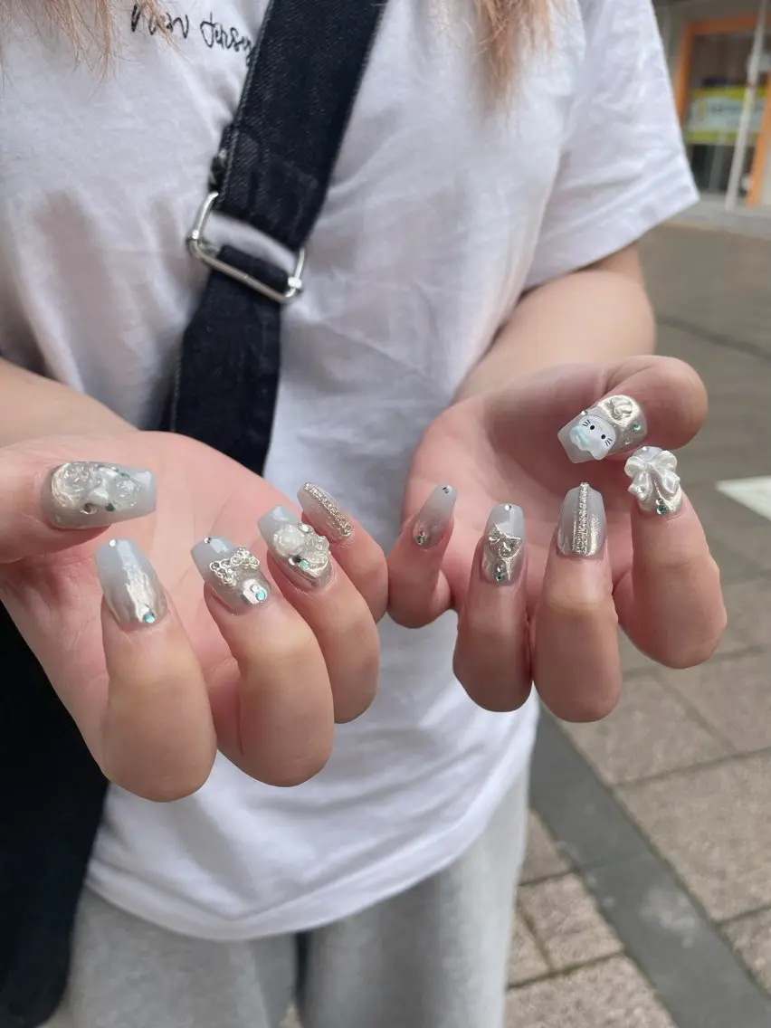 ネイル 水色 ミラーネイル ハンドネイル Ricnail☾ ayanoのネイルデザイン