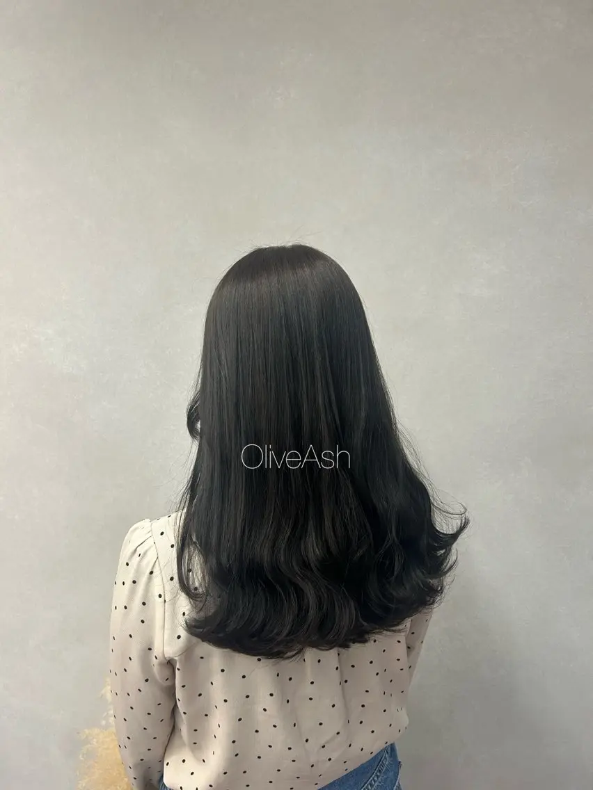 ロング カラー アッシュ 透明感カラー オリーブアッシュ カット ヘアカラー 暖色・似合わせカラー (廣石沙英🎀)のヘアスタイル