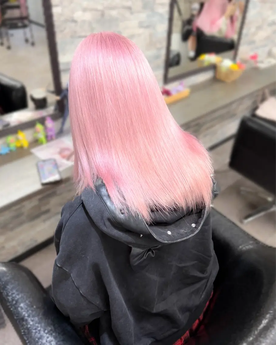 ミディアム カラー ヘアカラー トリートメント ハイトーンエクステ 🎩カズキ🎩のヘアスタイル