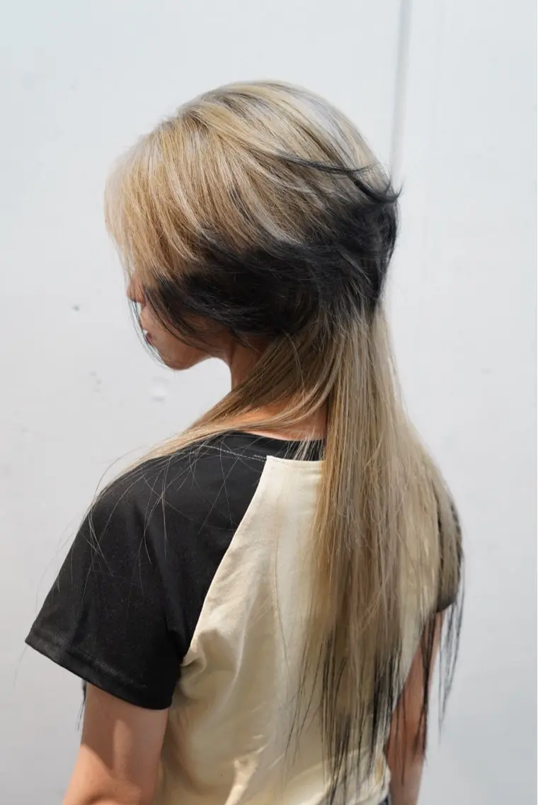 ミディアム カラー デザインカラー ヘアカラー トリートメント ウルフカット レイヤーカット上柿のヘアスタイル