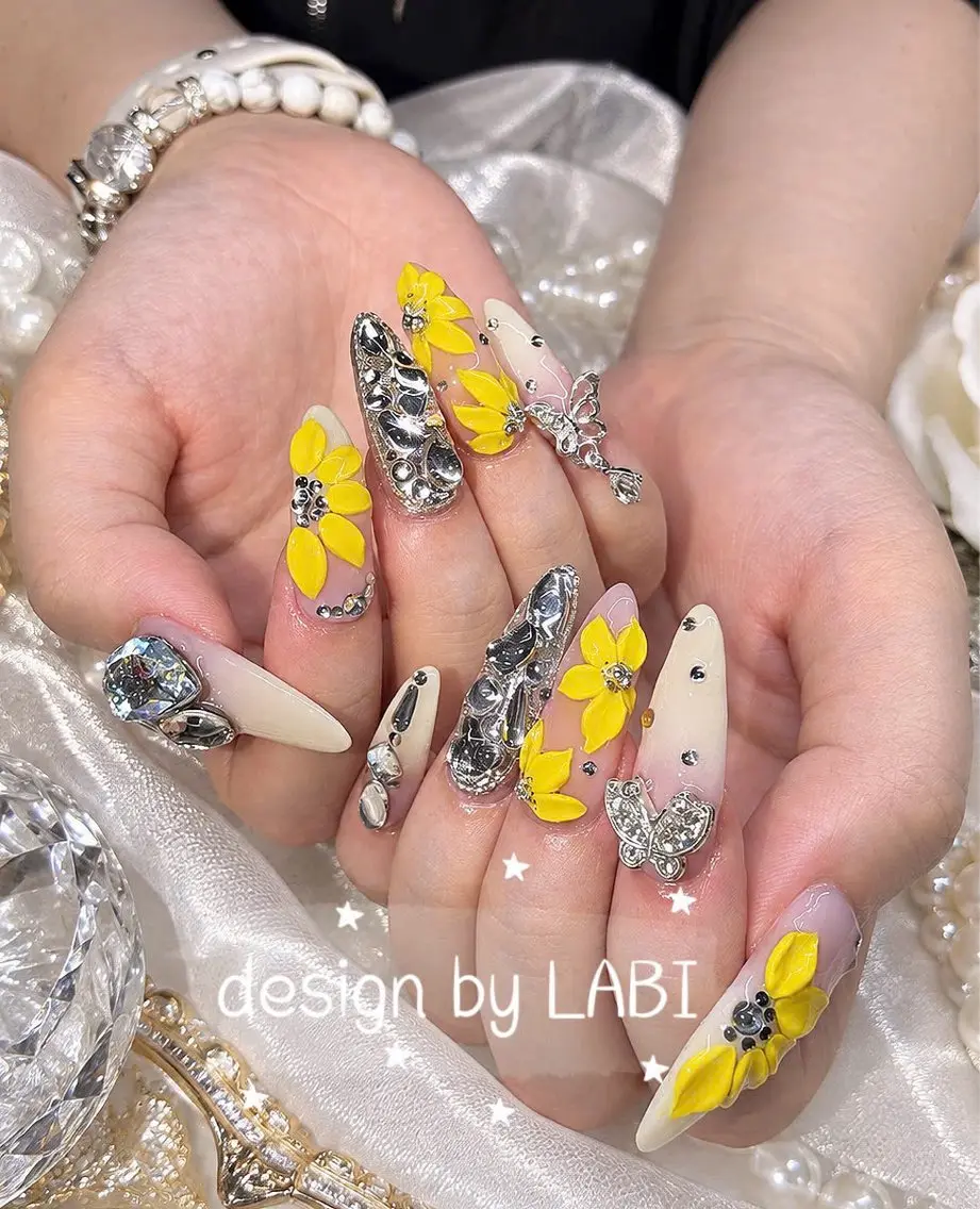 ネイル アートネイル オーロラネイル クリアネイル 長さ出し フレンチネイル ハンドネイル HOT Nail Salonのネイルデザイン