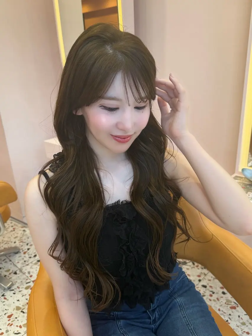 ロング カラー ベージュカラー 黒髪 ブリーチ ブルーカラー ブルーブラック ヘアカラー トリートメント 透明感カラー / KEITOのヘアスタイル
