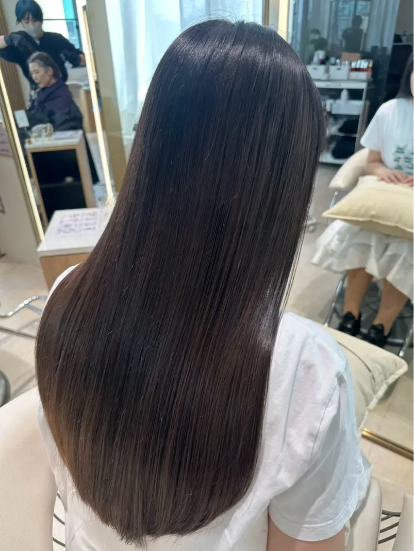 【うる艶】縮毛矯正✨クセやうねりをしっかり伸ばして、まとまりのあるストレートヘアに仕上げます✨の写真
