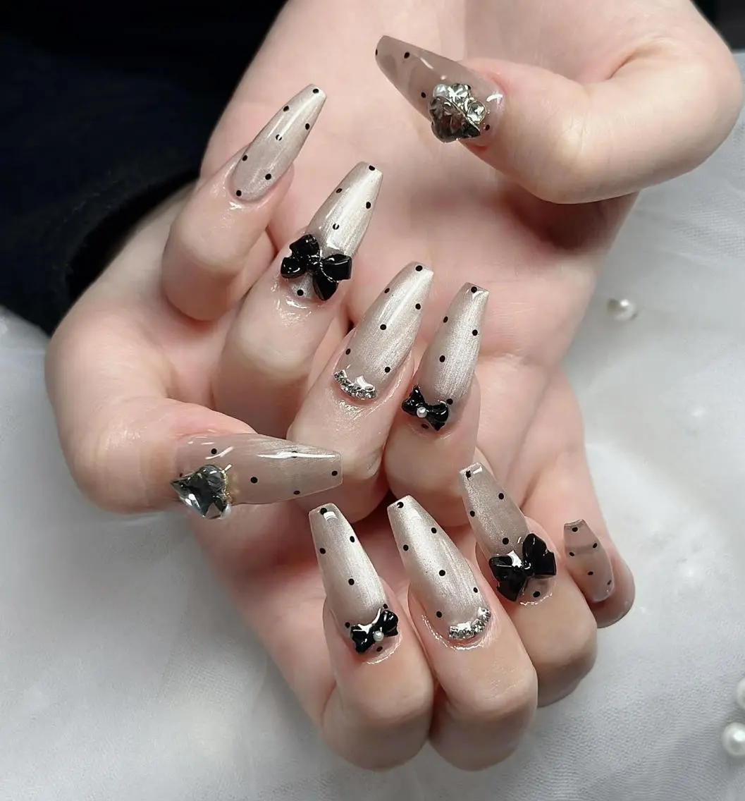 ネイル フレンチネイル ジェルネイル ハロウィン 韓国ネイル マグネットネイル ハンドネイル H.baby Nail Salonのネイルデザイン