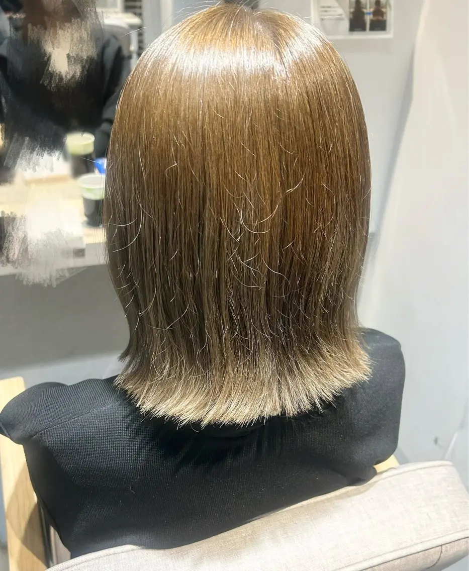 ショート ボブ 外ハネヘア カット 🎀赤み消し カラーyui🎀のヘアスタイル