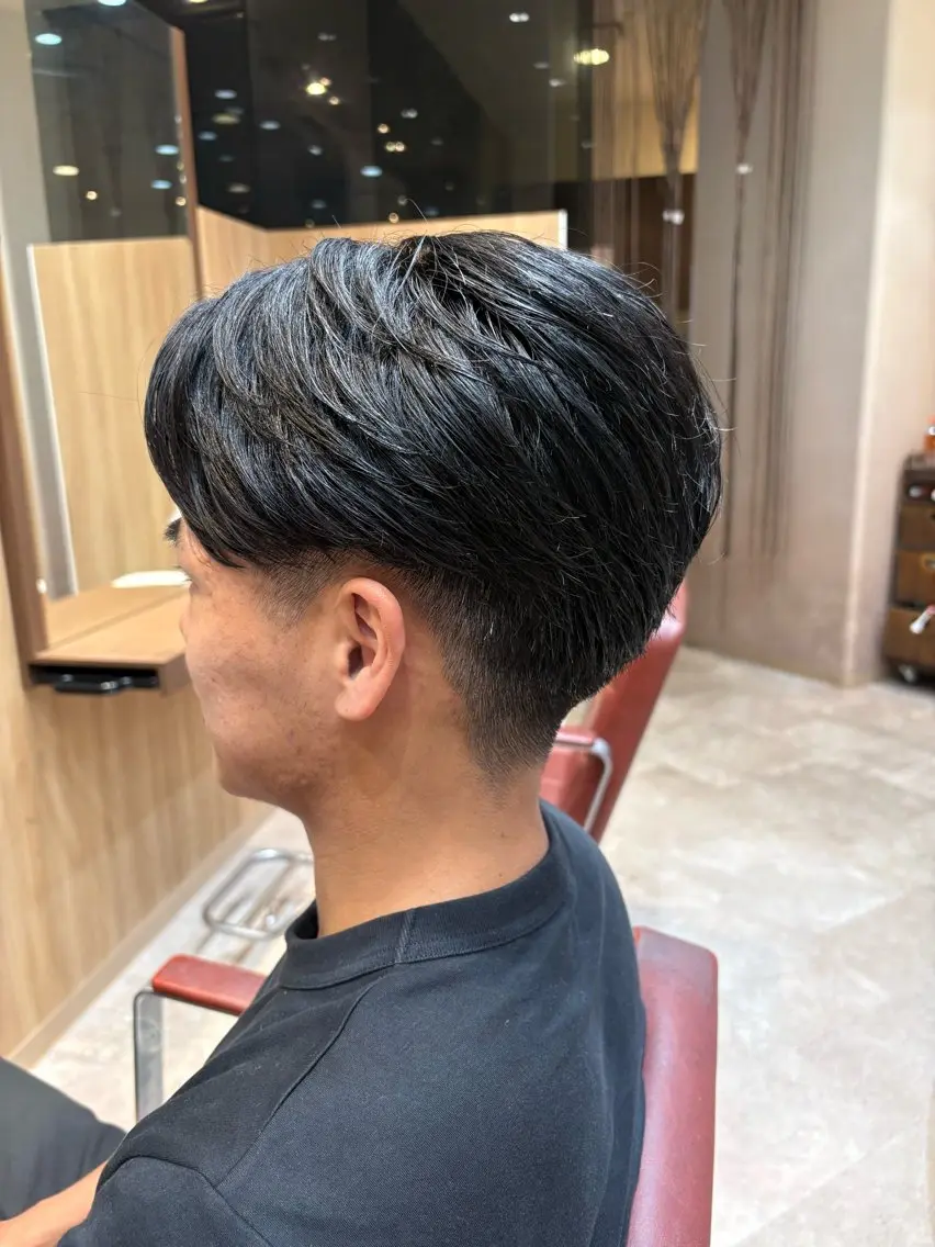 ショート メンズ センターパート 刈り上げ カット 木村 柊斗のヘアスタイル