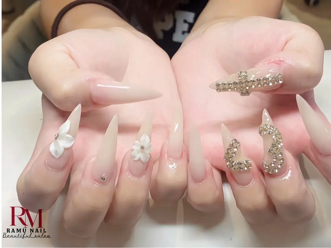 ネイル キラキラネイル マグネットネイル ミラーネイル ピンク 夏ネイル ハンドネイル RAMU Nail 恵比寿店のネイルデザイン