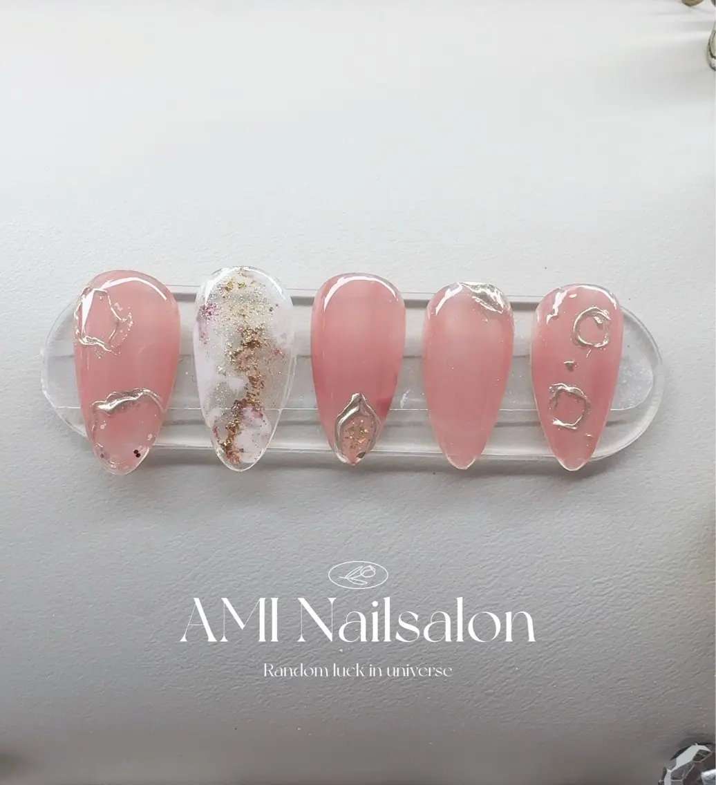ミディアム ハンドネイル AMI Nailsalonのネイルデザイン