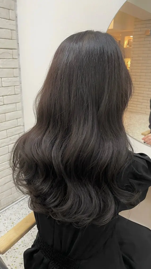 ロング カラー シルバー バイオレットカラー ザクザクレイヤー/ 日向🌻🫧のヘアスタイル