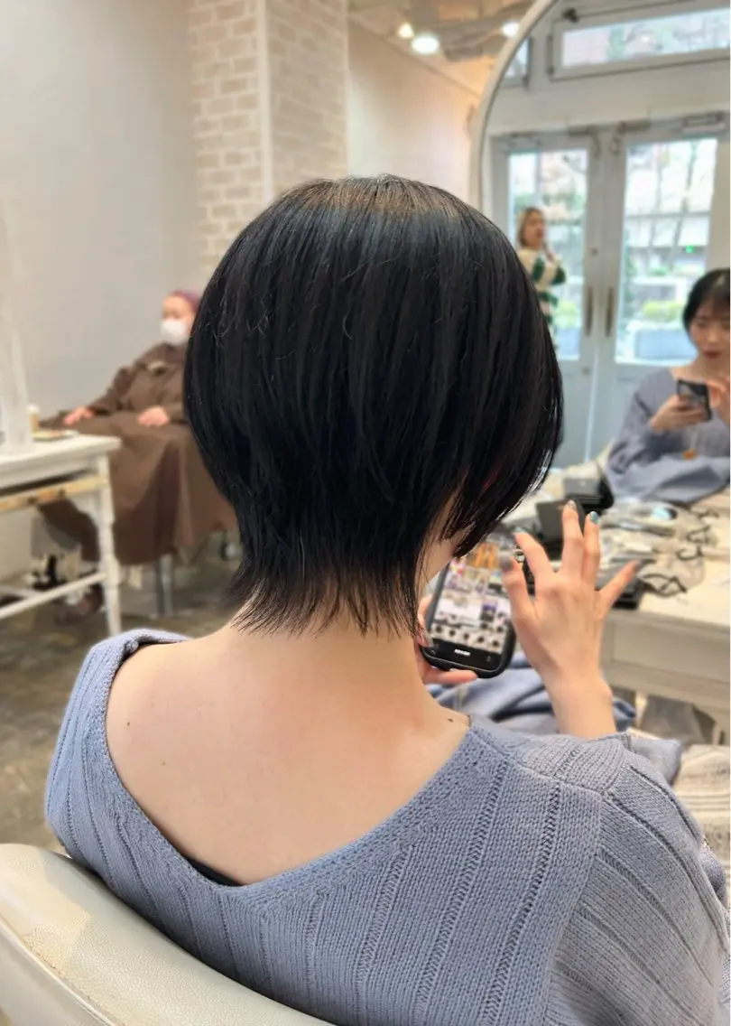 ショート ヘアカラー 秋山夏三/透明感カラ ー/赤み消しカラーのヘアスタイル