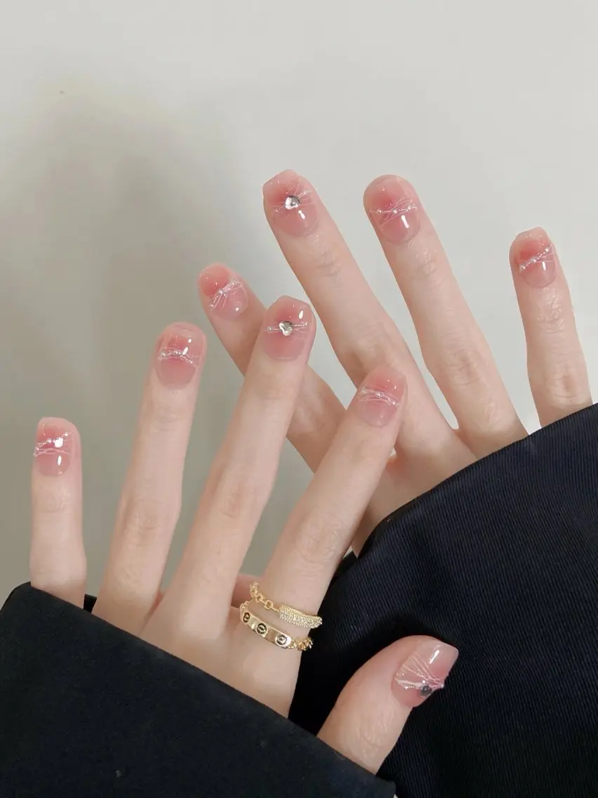 ネイル 長さ出し フットネイル フレンチネイル ジェルネイル ガラスフレンチ More Glam渋谷店のネイルデザイン