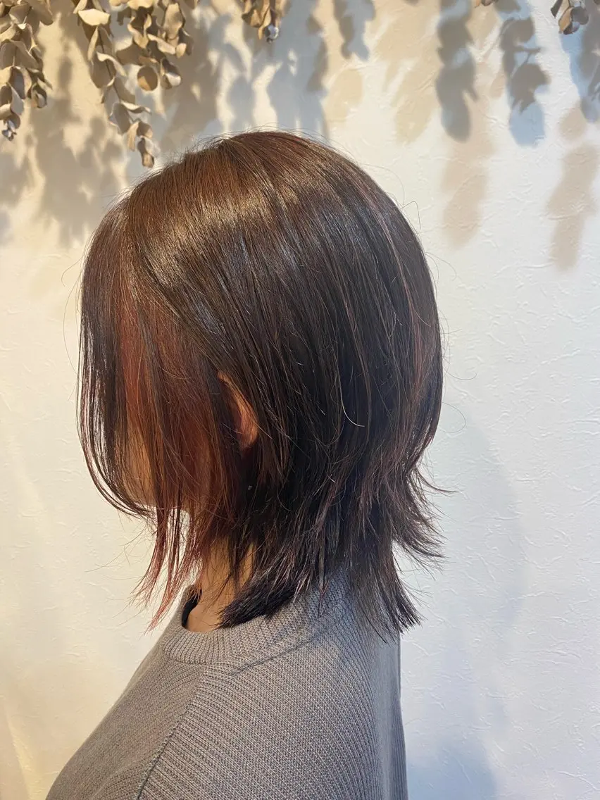 カット+イヤリングカラー(ブリーチオンカラー)+全体カラーの写真