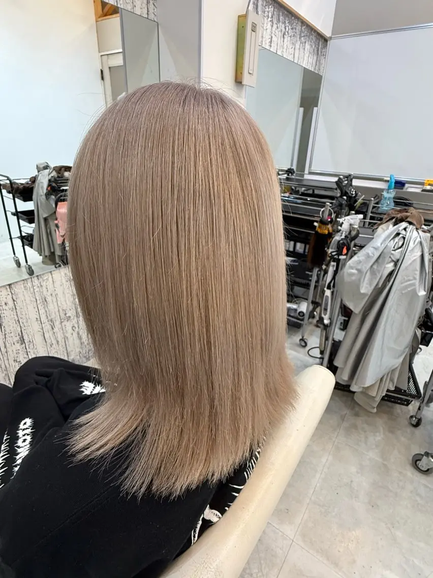 ミディアム カラー レディースモデル募集 角快利のヘアスタイル