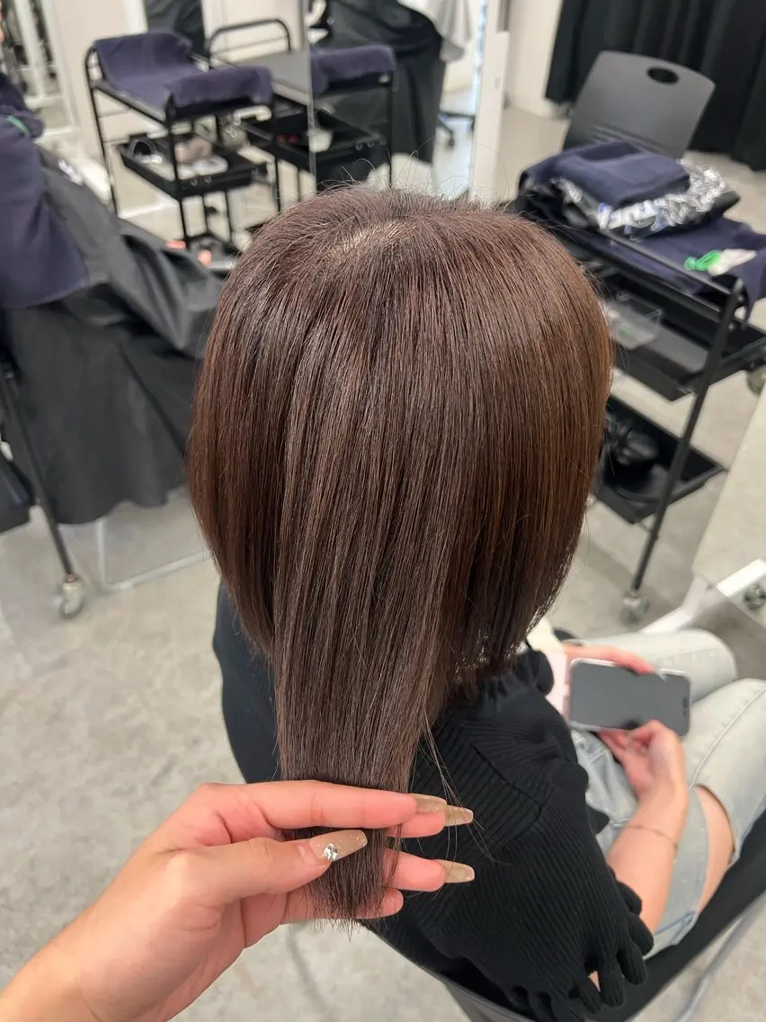 ミディアム Natsumi / 透明感艶カラーのヘアスタイル