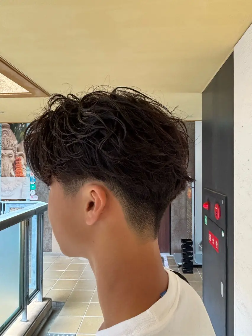 ショート パーマ 下津浦 竜成のヘアスタイル