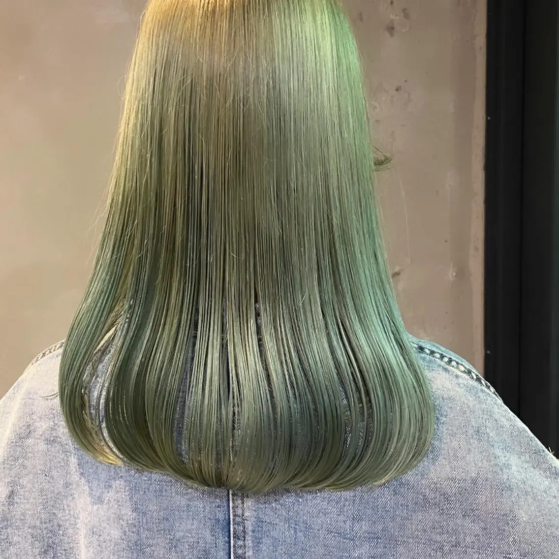 ミディアム カラー ハイトーンカラー ミント ミントグリーン ヘアカラー トリートメント ヘッドスパ ヘアセット カジュアルを女っぽく 𝗮𝘆𝗮𝗰𝗼のヘアスタイル