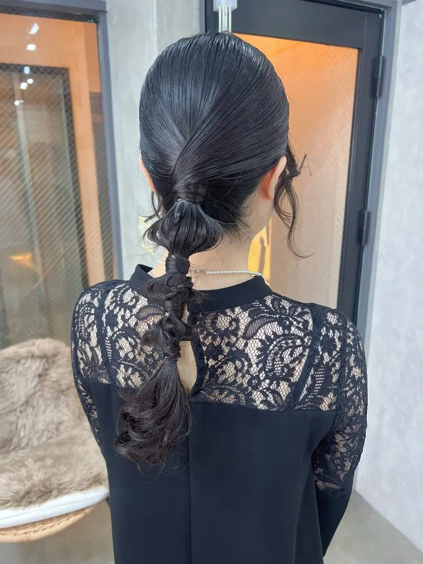 ヘアアレンジ ヘアセット YUI ハイトーンカラーのヘアスタイル