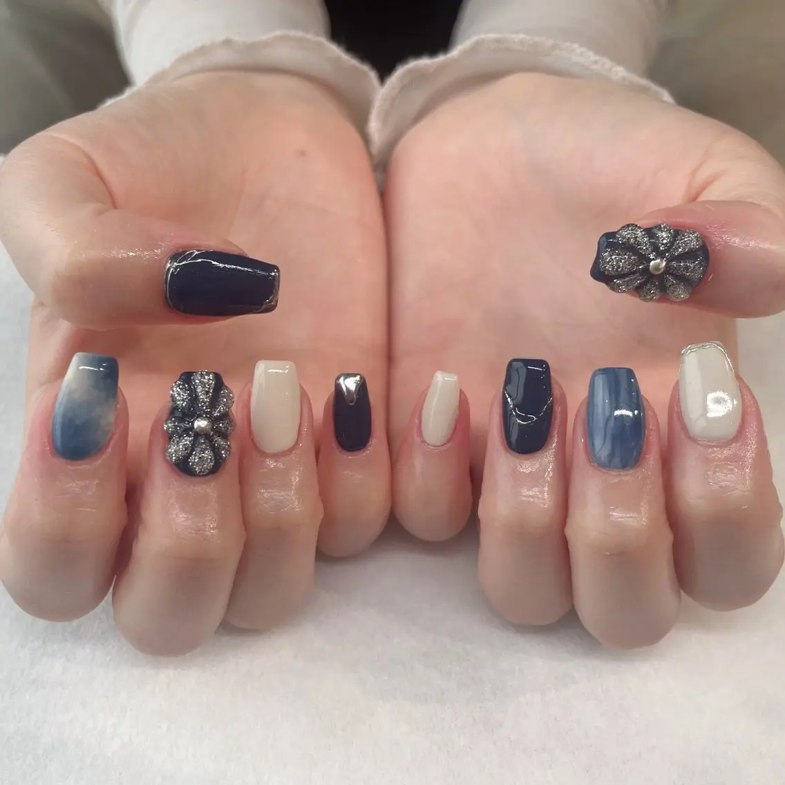 ネイル ハンドネイル 💎🐰 saki. m 🐰💎のネイルデザイン